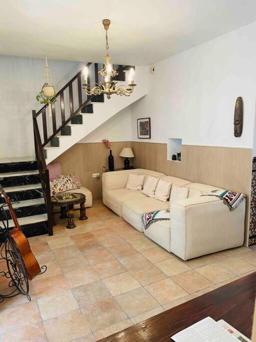 Charming 4 Bedroom Village Home With Patio Mijas Eksteriør billede
